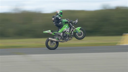 Fastest motorcycle handlebar wheelie 204.46 km/h (127.04 mph) by Jonny Davies