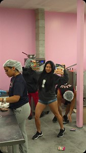 169K views · 1.3K reactions | Watashi wa star!!⭐️ Ps: Dropping Noms might entice people to come and grab it! #Noms #Viral #ViralDance #Candy #Funny #HawaiiCandyFactory #Yessuh #Hawaii #Trend #Dance #Aloha #Oahu | Hawaii Candy Factory | Facebook