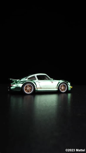It’s an eye catcher! 👀 Covered in Spectraflame mint, with Real Riders fifteen52 Outlaw wheels, and sage green authentic plaid seats, the Magnus Walker “Urban Outlaw” Porsche 964 makes the perfect edition to your collection. Available on 12/5 at 9am PST for Red Line Club members only. | Hot Wheels