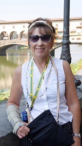 As a doctor herself, Robyn found a swollen lymph node in her neck. She knew it had to be lymphoma. Scans revealed Robyn had diffuse large B-cell lymphoma, an aggressive form of non-Hodgkin lymphoma that affects B-cells (a type of white blood cell). Watch her full cancer vlog at the link in our bio! #cancerstories #cancerpatient #cancersurvivor #patientstories #thepatientstory #DLBCL #cartcelltherapy #lymphoma #lymsm #nonhodgkinslymphoma #clinicaltrials | The Patient Story