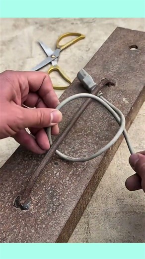 Smart knot trick to remove a plug without cutting #lifehack #tipsandtricks #shorts