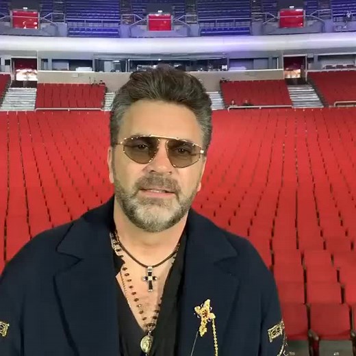 8.6K reactions · 277 comments | Recuerdos del concierto 52 de #Twor Amigos #tworamigos #emmanuel #mijares No creo que haya llegado tarde Emmanuel!!! | Emmanuel Fans | Facebook