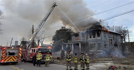 1 dead, multiple people possibly missing in fire near downtown Flint
