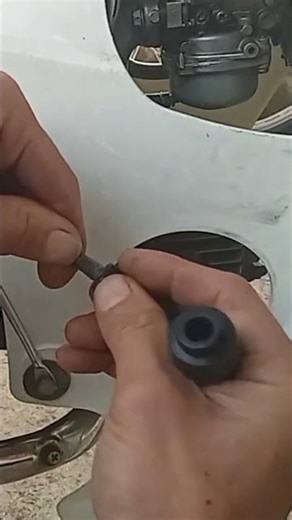 Check the spark plug cap when the car does not start.