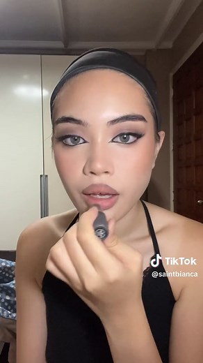 this my second time uploading this! but hope yall enjoy 😋🥺 #pleasepleaseplease #sabrinacarpenter #makeup #grwm #beauty #makeupinspo #glam #softglam #eyeliner #makeuptutorial #espresso