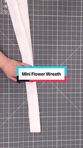 Easy Mini Flower Wreath Tutorial for Beginners