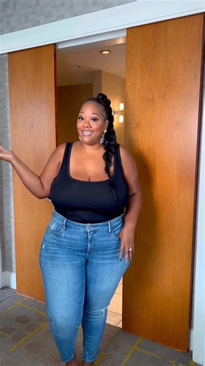 15K views · 245 reactions | I’m obsessed with style hacks! She does magic with these scarves and i couldn’t resist trying it I think it works! #plussizefashion | Ms Kristine | Facebook