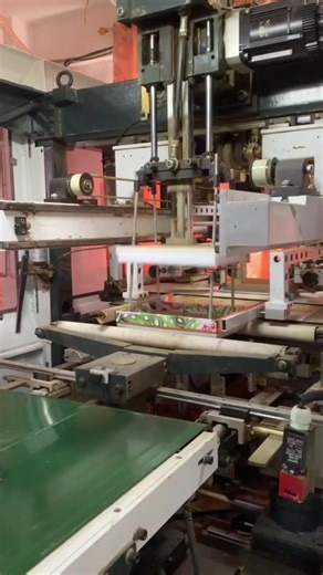 Automatic rigid box machine #giftbox #machinery #package #rigidbox