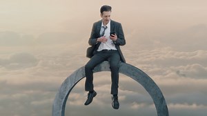 Jumping Through Hoops Agency: Rethink/Toronto Director: Nick Ball Production Company: OPC DoP: Daniel Landin Editor: Graham Chisholm VFX Company: Artjail Director's Cut: https://www.advert.ge/commercials/tangerine/jumping_through_hoops-dc.html | advert.ge