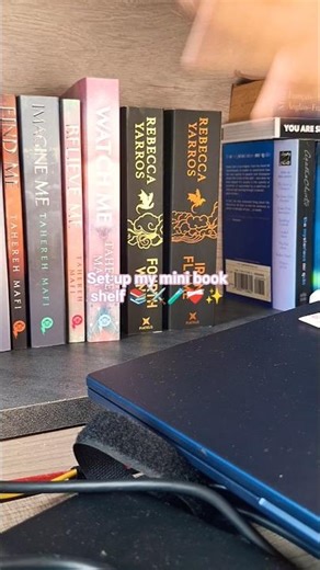 Set up my mini book shelf ⚔️📚♥️ #booktok #books #fantasy #booktubetbr #booktube #booktok #bookshelf