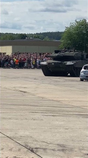 Leopard 2 Panzer Vollbremsung