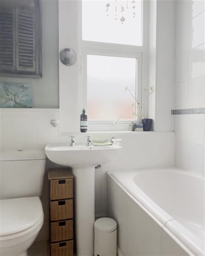 A three-bedroom, home on Foxdale Road, L15, offering a practical layout with one reception room in an established residential area close to local amenities, parks, schools and strong transport links into Liverpool city centre. 𝗖𝗹𝗶𝗰𝗸 𝗵𝗲𝗿𝗲 𝗳𝗼𝗿 𝗺𝗼𝗿𝗲 𝗶𝗻𝗳𝗼: https://ayrs.io/N26cl3 | Jones and Chapman Estate Agents - Allerton Liverpool