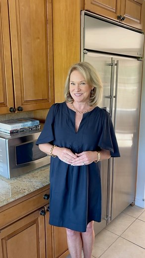 When you’re busy designing dream kitchens for your clients, the cobbler ends up having no shoes! Can you believe this is my kitchen?! I’m so excited for the big makeover to begin in about a week — out with the old and tired, and in with the chic and new! I hope you’ll follow along with me each week because I’m going to be posting updates that I think you’re really enjoy! I can’t wait to see it when it’s all done, I know @badillapainters are going to do a fabulous job! #kitchenreno #libbylangdonh