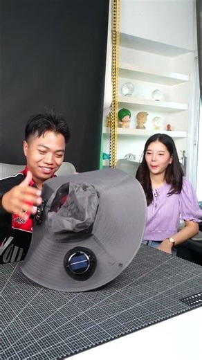 How to wash and clean a wide-brimmed solar-powered fan hat for men.