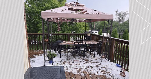 Tornado sweeps through Ottawa area in striking footage