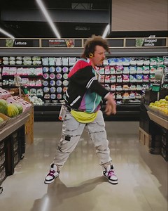 7.7K views · 449 reactions | Do yourself a solid and get the GIANT app. Bodacious deals and rewards await.  | GIANT | Facebook