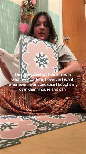 Creative Tips for Peel and Stick Tiles in 60s Style