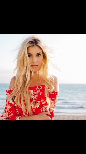 Who is better Rebecca Zamolo or SSSniperwolf comment down below?