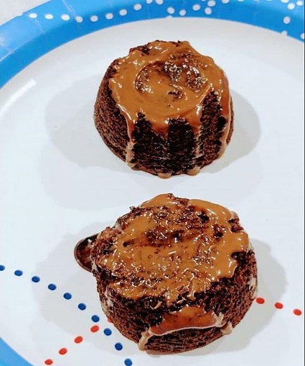 SARAHTRYS THE BRAND NEW HOSTESS MELTAMORS "LAVA CAKES" ID SAY 9/10!!!!🍫🍫🍫🍫🍫 #hostess @hostess_snacks