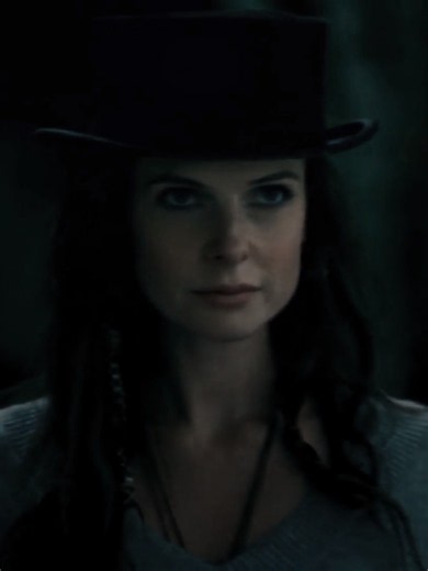 Rebecca Ferguson's Iconic Hat Moment from Doctor Sleep