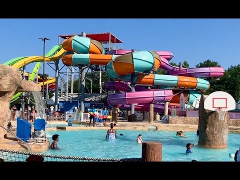 Lennox, Chloe and Friends Make a Splash at The Funplex Waterpark!