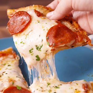 328K views · 2.6K reactions | Pizza + Quesadilla = heaven in real...