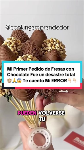 Mi Primer Pedido de Fresas con Chocolate Fue un desastre total 🙊🙏😱 Te cuento Mi ERROR 🙊 ¿Quieres hacer un postres que se venda siempre? Haz fresas con chocolate en tendencia 🍓🍫✅ ✅ Si quieres aprender desde casa a elaborar fresas con chocolate, cake pops y productos con chocolate, escríbenos 🍓🍫 Dale clic a los enlaces del perfil para darte la información del curso 🍓⭐️🍫 🍫 👇🏻EMPIEZA HOY MISMO 👇🏻 #fresasconchocolate #postres #candybox #fresa #chocolate