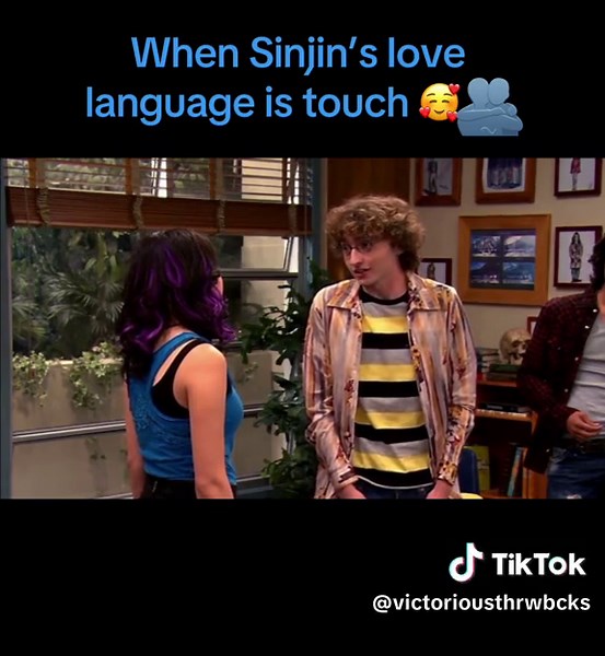 He was feening for that hug 😭 #fypシ #victorious #sinjinvancleef
