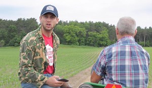 Hot new #ManitowocMinute alive from da Wisconsin dairy farm | Charlie Berens