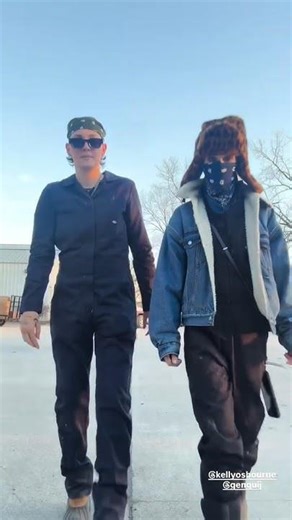 Kelly Osbourne and her friend being goofy #osbournefamily #kellyosbourne #shorts