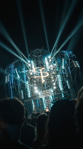 Ø𝖭𝖤𝖱𝖠 on Instagram: "@insanefestival revient pour sa 10e édition 🔥 Le 14,15,16 mai à APT 💗 La billetterie dans ma bio 🎫"