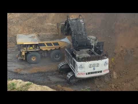 Liebherrer Shovel work in mines !! World denjrous Earth mover
