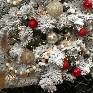 401K views · 903 reactions | Flock up your tree for maximum festiveness. ❄️  ❄️ Get the supplies here: https://amzn.to/2Qn7HCM We may make $$ on these links. | HGTV | Facebook