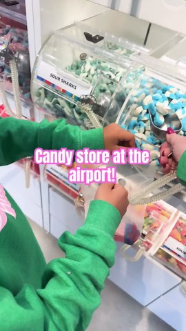 scarlett and tiania: @dylanscandy airport gummy candy haul!
