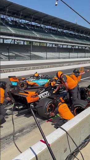 McLaren IndyCar Pit Stop – Up Close!
