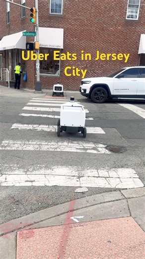 Customers can choose robot delivery in the app. The robot carries the food. #ubereats #jerseycity