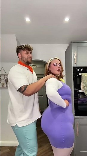 Dressed as Daphne 💜 Dancing to Grease with My Fred 🩵 | Cutest Couple Costume Ever! #fyp #scoobydoo
