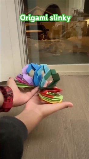 Here’s how to make an easy origami slinky
