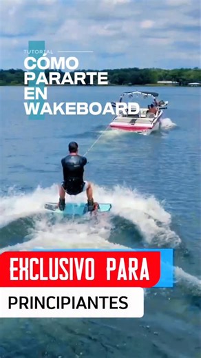 Wakeboard Argentina | Shop Online on Instagram: "Hoy te voy a enseñar cómo pararte en una tabla de wakeboard por primera vez. Si nunca lo hiciste, quedate tranquilo: con estos hacks cualquiera puede lograrlo, desde chicos hasta adultos. 🌊 1. Pero primero Volvamos un paso para atrás Antes de pensar en pararte, relajate. Dejá que la tabla flote delante tuyo mientras la cuerda se tensa. • Brazos estirados • Rodillas al pecho • Cuerpo liviano, sin pelear con el agua 💡 Primer hack: ¡No te pares! Sí