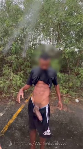 RT @MatheusSilvvva: Fui em um novo local e pegaçao no rio e só encontrei roludo la 🤤😋🍆🍆