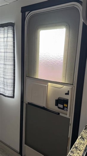 #rvwindowcoverInsulated RV door window cover, regulates temperatures and adds privacy! Link in the comments 😁😁 #rvlife #rvliving #rvlifestyle #rvmusthave #window cover | Rambling Roamers