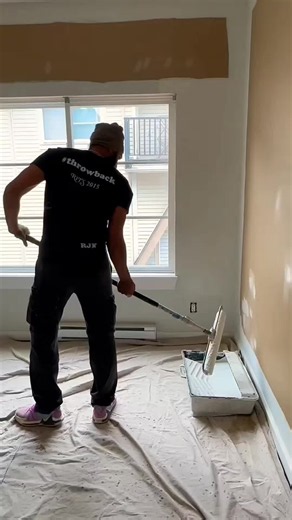 How to Paint a Wall for Beginners: Step-by-Step Guide