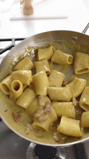 Delicious Rigatoni Carbonara Recipe with Guanciale and Pistachio