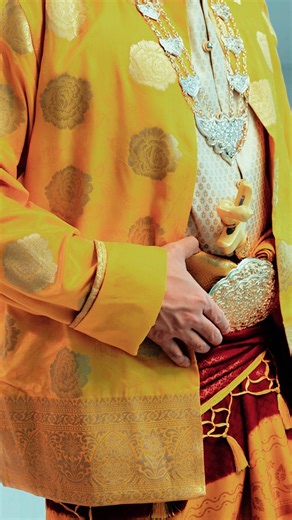 剧艺研究会 The Dramatic Art Society on Instagram: "灯光渐亮起，情绪已就位， 在快门声与角色呼吸之间。 从镜头背后，到视觉焦点， 汉丽宝用表演赋予画面灵魂。 用细节成就一张值得期待的海报， 幕后花絮先行曝光，让你抢先看 全新海报，即将亮相，敬请期待 1月30日至2月1日，我们klpac见"