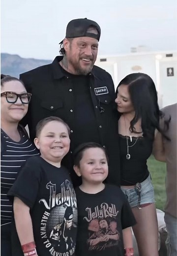 Fan Meets Jelly Roll After Heart Transplant: Emotional Moment