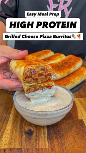 AUSSIE FITNESS 🇦🇺💪🏼 | Dez Cerimagic on Instagram: "High Protein Grilled Cheese Pizza Rolls🌯🍕 Easy 56g Protein Meal Prep💪🏼 (Macros: Per Burrito - 12 Total) 465 Calories 21.5gC | 18.4gF | 56gP If you want more recipes like this drop “eBook” below and i’ll message you details to my recipe eBooks with 280+ high protein recipes 👨🏻‍🍳📚 Ingredients: 200g Thinly Sliced Pepperoni (Saltans Beef Pepperoni - can be substituted for turkey pepperoni/regular pepperoni) 1.8KG Extra Lean Beef Mince 1