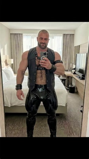 Videos de muscle leather fetish (@fetishleather) con “sonido originalmuscle leather fetish”