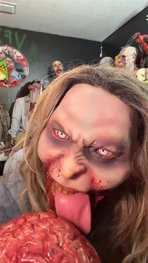 Molly Zombie | Halloween Zombie edition !! Feels so good! #zombie #puppet #feelssogood #fyp #halloweencostume #igers #vfxcreates #parati #lol... | Instagram