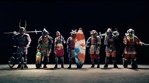 日清食品新CM「7人のSAMURAI」　スポーツの離れ業を「甲冑」姿で披露