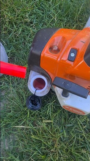 Fill up the Beast #stihl #brushcutter #filling #maintenance